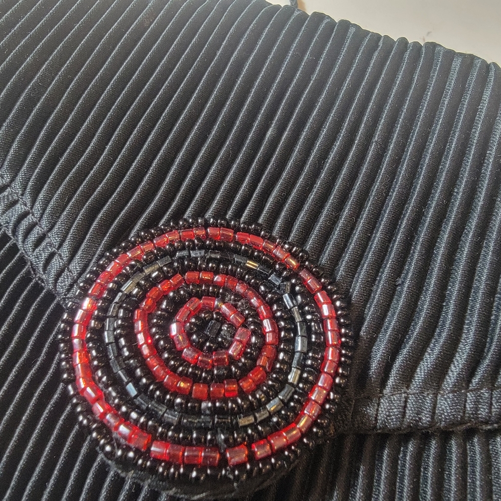 Vintage La Regale vintage black whimsigoth pleated beaded snap closure bag - Picture 2 of 10